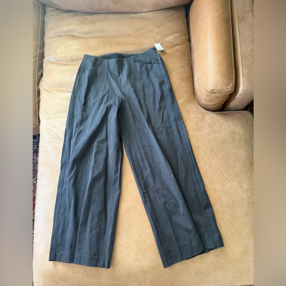 NWT Old Navy Dark Gray Pull On Dress Pants Size M Petite Wide Leg - Picture 1 of 8
